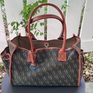 DOONEY & BOURKE Authentic Classic Tote